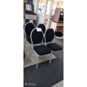 Fémvázas rakásolható székek