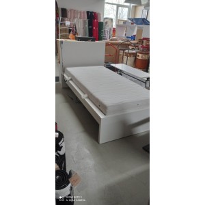 Fehér IKEA ágy elektromos ágyráccsal