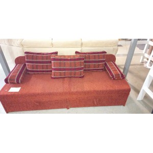 Ágyazható kanapé párnákkal